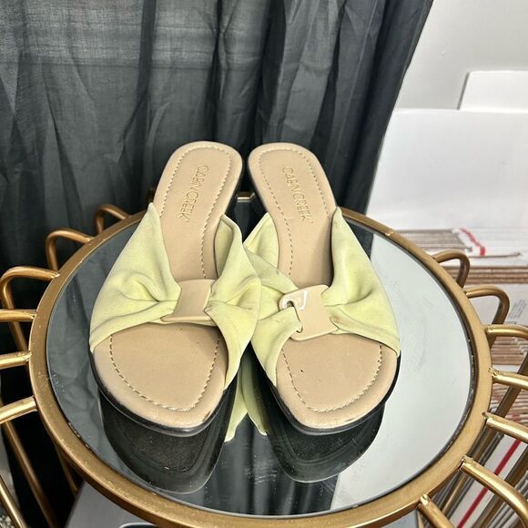 Cabin Creek Sandals - Picture 1 of 7